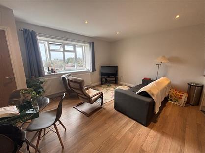 2 Bed Flat, Otley Road, LS16