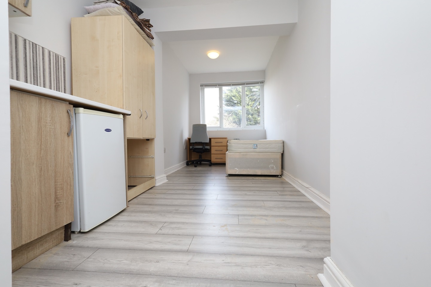 London - Studio Flat, Nutfield Road, NW2 - To Rent Now for £1,440.00 p/m