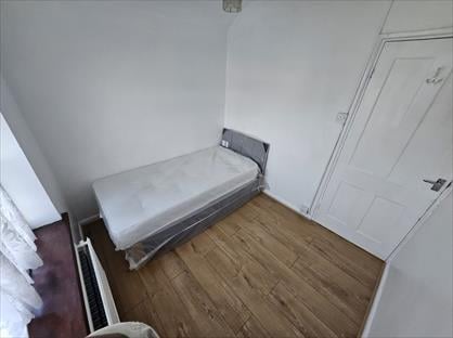 Room in a Shared House, Polesworth Road, RM9