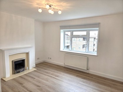 2 Bed Flat, Malford Court, E18