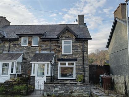 2 Bed Semi-Detached House, Church Street, LL25