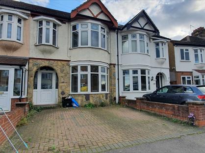 4 Bed Terraced House, Bawdsey Avenue, IG2