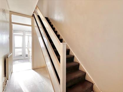 2 Bed Flat, Sabella Court, E3