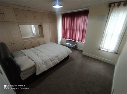 6 Bed End Terrace, Townsend Road, UB1