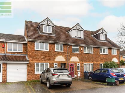 4 Bed Terraced House, Heathfield Drive, CR4