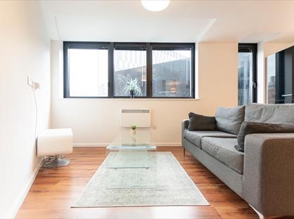 2 Bed Flat, Mann Island, L3