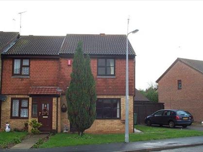 3 Bed Semi-Detached House, Prior Chase, RM17