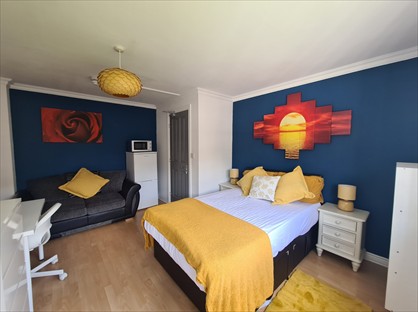 Room in a Shared House, Gibson Drive, B66