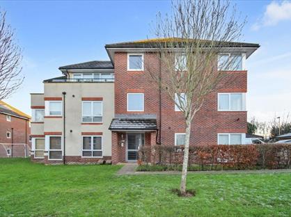 2 Bed Flat, Lansdowne House, KT18