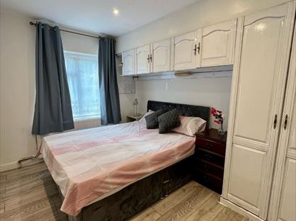 Room in a Shared House, Queensbury Road, HA0