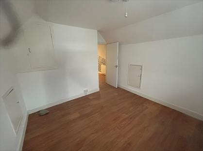 2 Bed Flat, Bradford Road Shipley, BD18