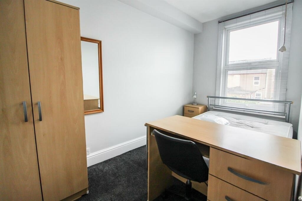 Additional image 2 of 4 Bed Semi-Detached House, Ednaston Road, NG7, N1 7GU