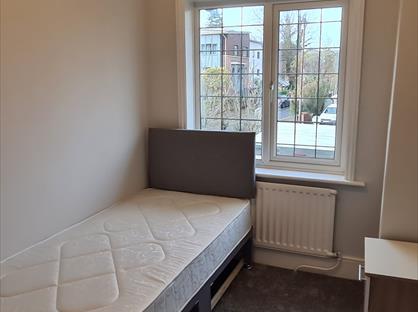 Room in a Shared House, Sherwood Park Road, SM1