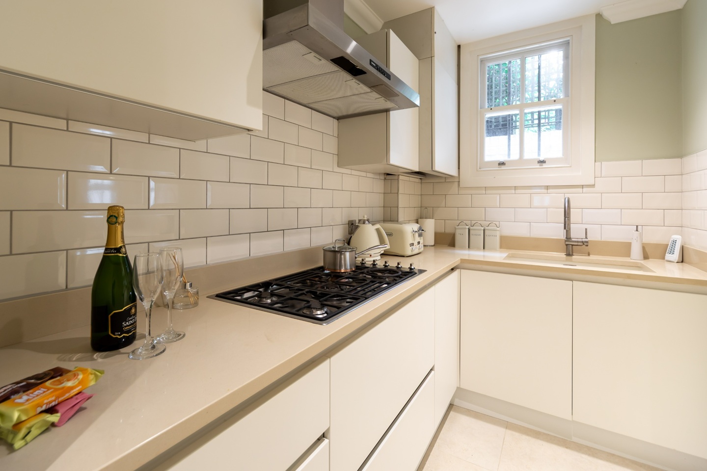 Additional image 5 of 3 Bed Flat, Sydney Place, SW7, N1 7GU