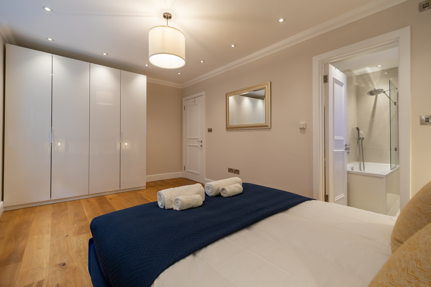 Additional image 9 of 3 Bed Flat, Sydney Place, SW7, N1 7GU
