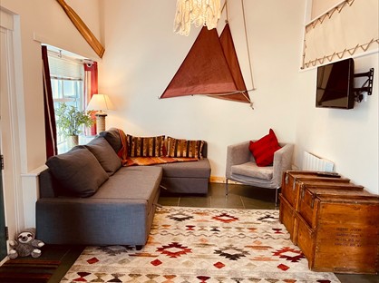 Studio Flat, Broadstone, TQ6