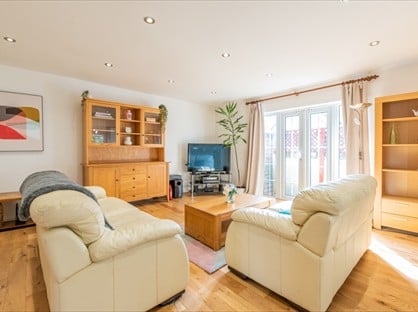 2 Bed Flat, West Ham Lane, E15