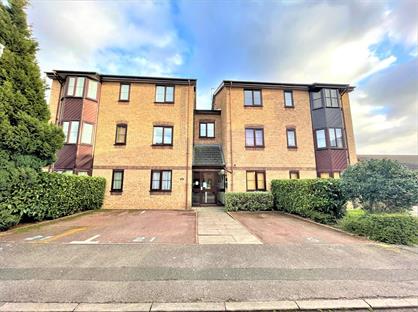 2 bed flat/apartment for rent in 2 Bed Flat, Poets Chase, HP21