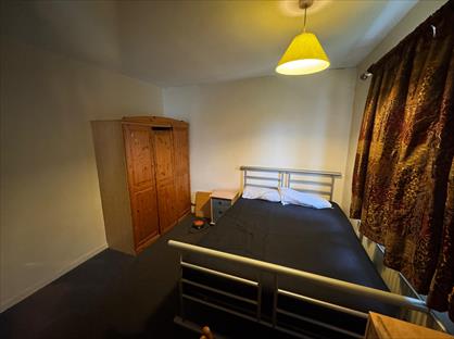 Room in a Shared House, Norman Crescent, TW5