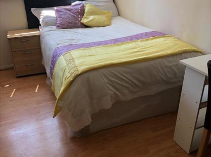 Room in a Shared Flat, Longhurst House, W10