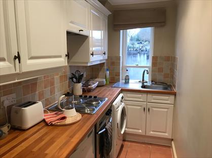 1 Bed Flat, Old Ship Yard, BA12