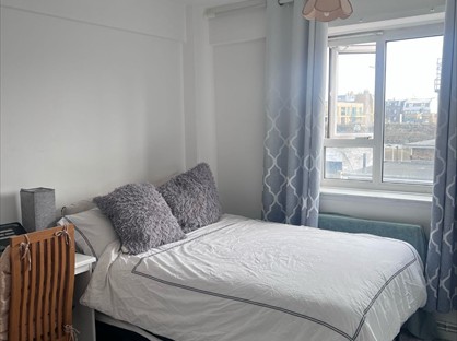 Room in a Shared Flat, Penrose Street, SE17