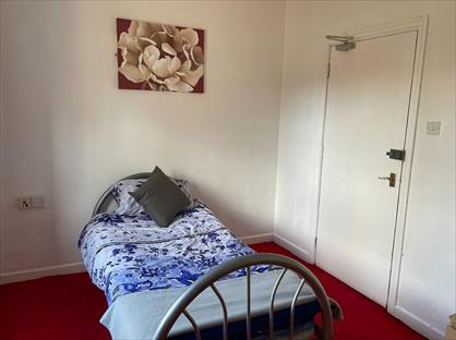 Room in a Shared House, Station Street, WS10