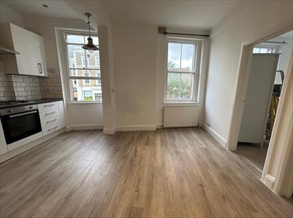 2 Bed Flat, Albion Parade, N16