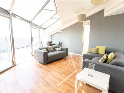 2 Bed Flat, Mann Island, L3