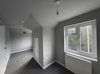 3 Bed Flat, Tankerton House, RG7