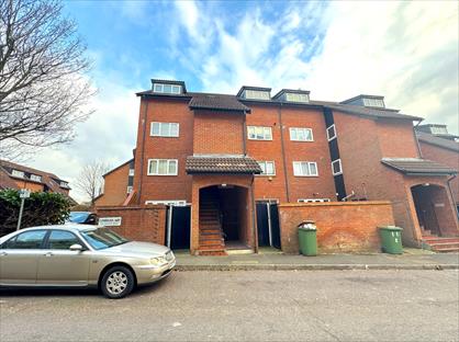 1 Bed Flat, Cumbrian Way, UB8