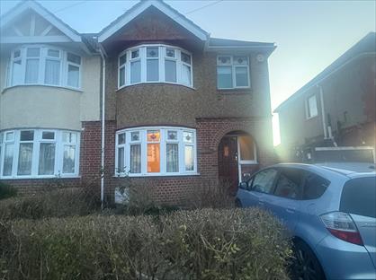 3 Bed Semi-Detached House, Somerset Avenue, LU2