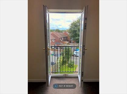 1 Bed Flat, Meadow Court, WF2