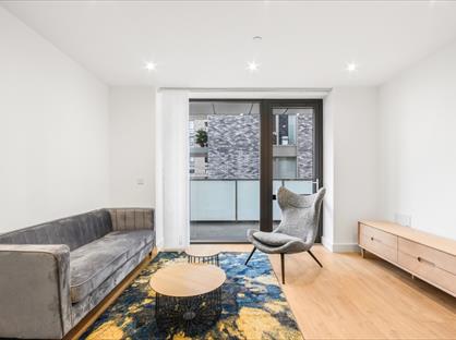 2 Bed Flat, New Village Avenue, E14