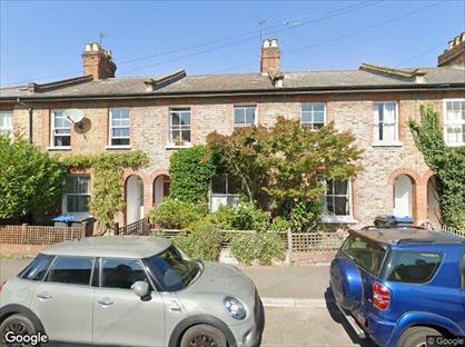 Bedsit, Calder Court, KT5
