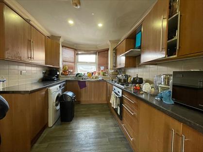 4 Bed Semi-Detached House, Hayre Drive, UB2