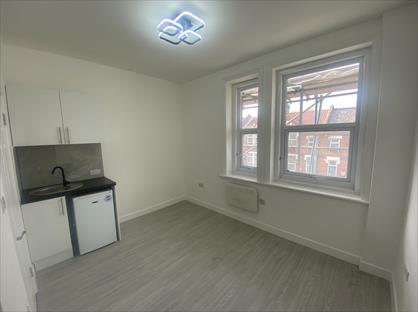 Studio Flat, Staplehurst Road, SE13