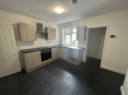 3 Bed Semi-Detached House, St. Thomas Road, PE11