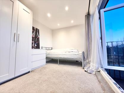 Room in a Shared House, Rosebank Road, E17