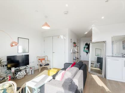 1 Bed Flat, Marner Point, E3