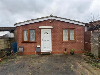 1 Bed Flat, Portland Road, LU4