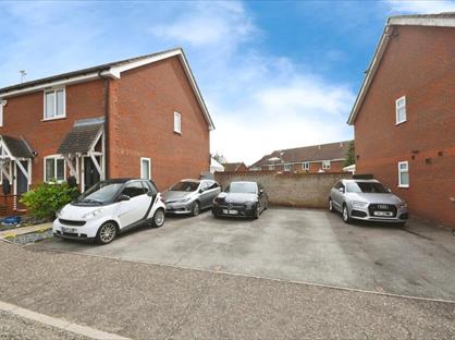 2 Bed Terraced House, Nash Drive, CM1