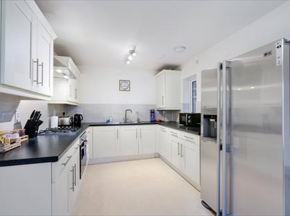 4 Bed Semi-Detached House, Larchfield Road, SL6