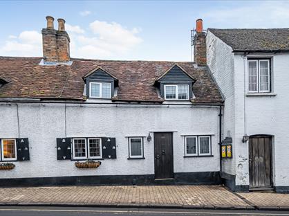 2 Bed Semi-Detached House, Gravel Hill, RG9