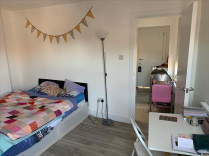 Studio Flat, Camberwell Road, SE5