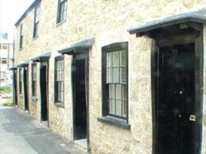 3 Bed Terraced House, Ward Cottage, PO31