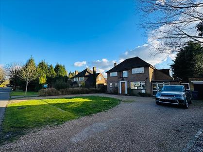5 Bed Detached House, School Close, HP11