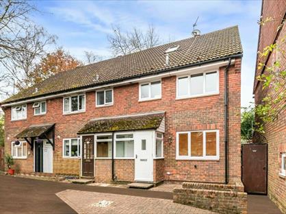 4 Bed Semi-Detached House, Windrush Close, GU5