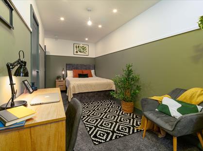 Room in a Shared House, Cock Clod Street, M26