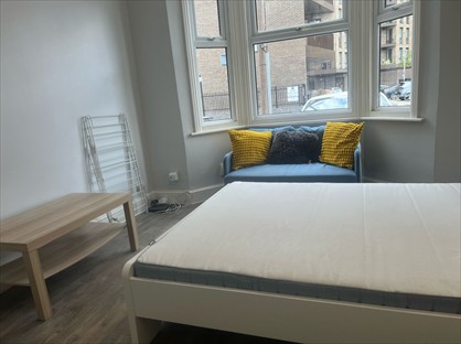 Studio Flat, Oval Road, CR0